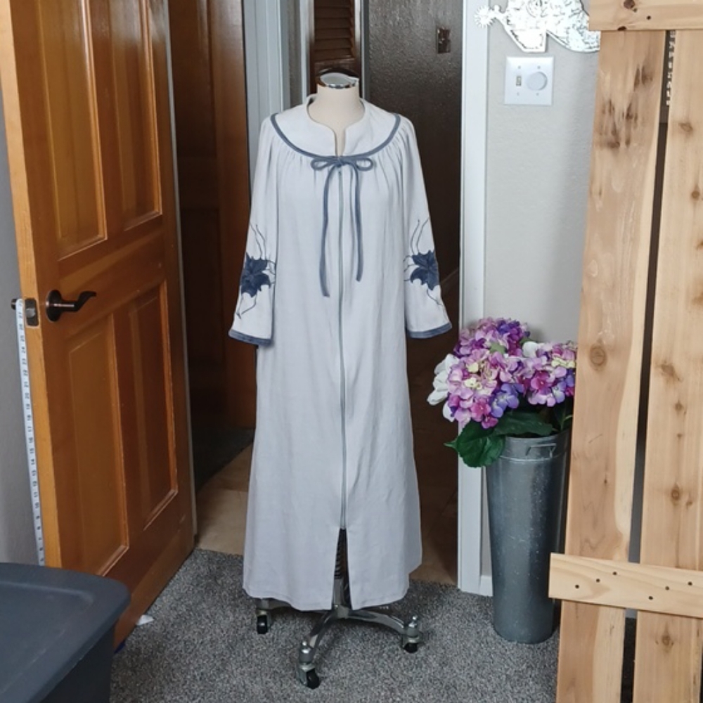Vintage Eurobella Robe